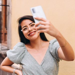 Synes du det er altfor få som ser Reels du lager? Her er 5 tips til hvordan du kan få mer engasjement på Reels!