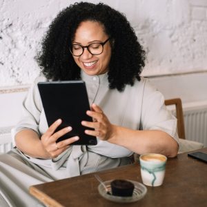 Å arrangere live challenge er mye arbeid, og kan være utmattende. Å gå evergreen kan være en lur strategi. Her får du mine erfaringer til hvordan du kan gjøre om fra live til evergreen challenge.