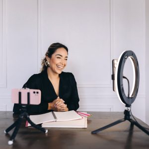 Usikker på om du bør velge onlinekurs eller medlemsportal? Les hvordan du finner ut hva som passer best for ideen din og målgruppen din.